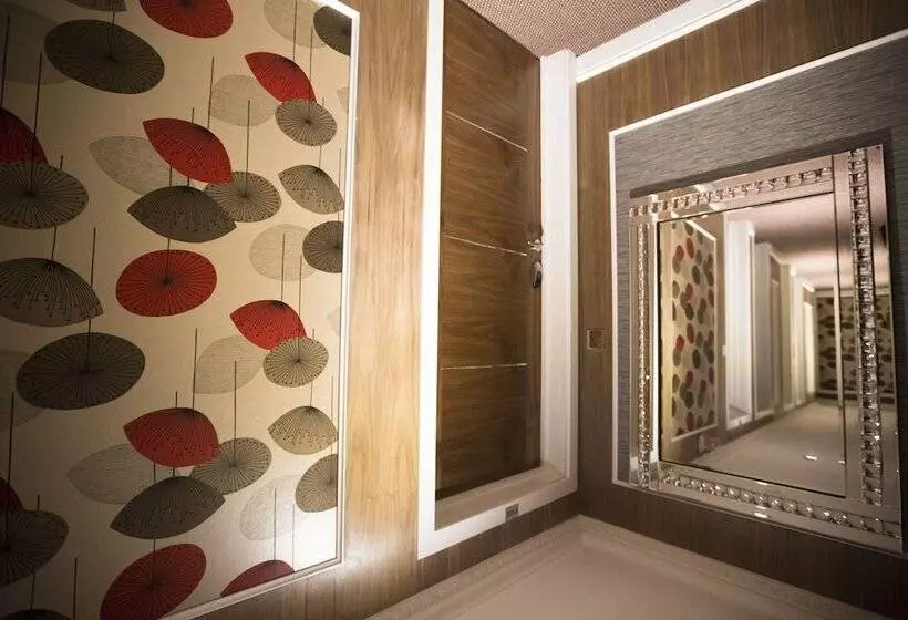 スタンダードトリプルルーム, Cheshire Hotel Central London