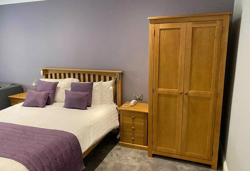 Suite, Exeter Court