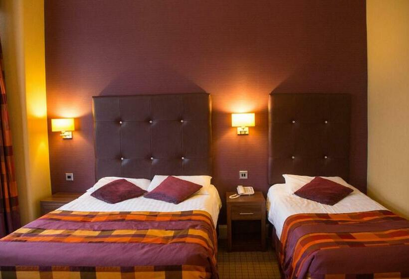 标准三人间, Frederick House