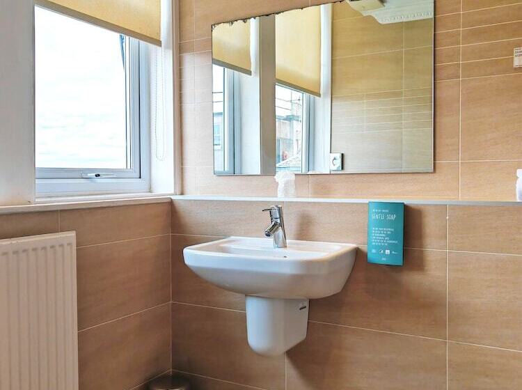 标准间, Frederick House