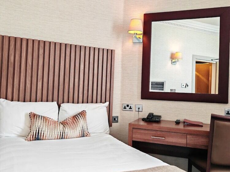 标准单人间, Frederick House