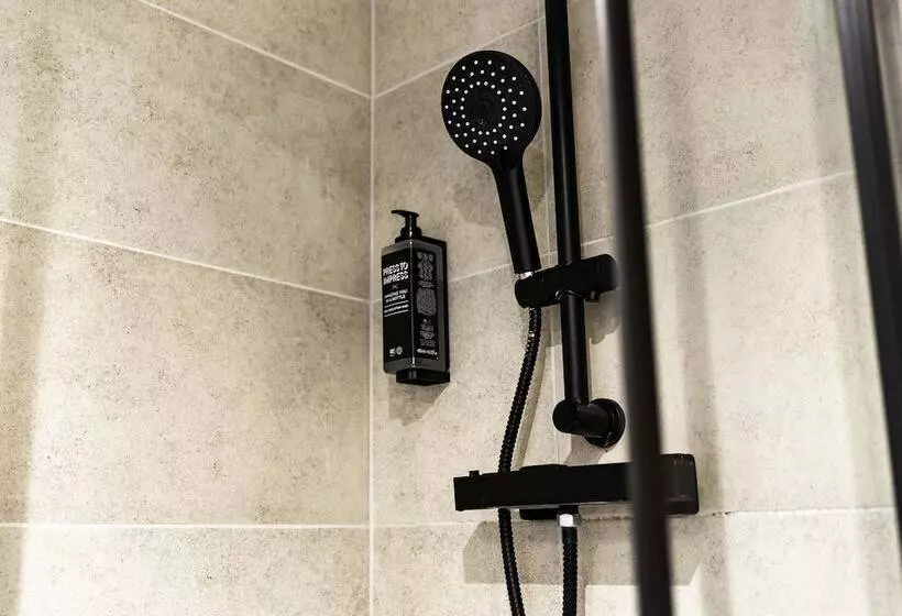 اتاق استاندارد یک نفره, Heeton Concept Kensington London