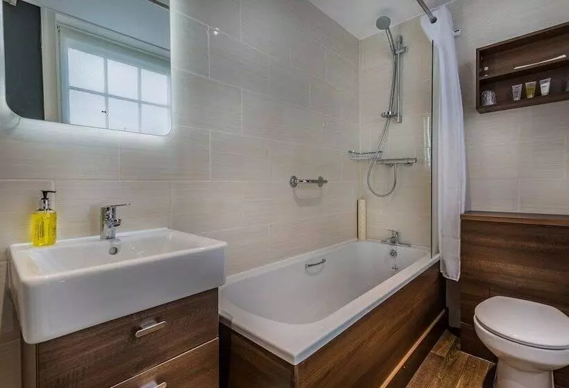 クラシックルーム, The Golden Fleece Hotel, Thirsk, North Yorkshire