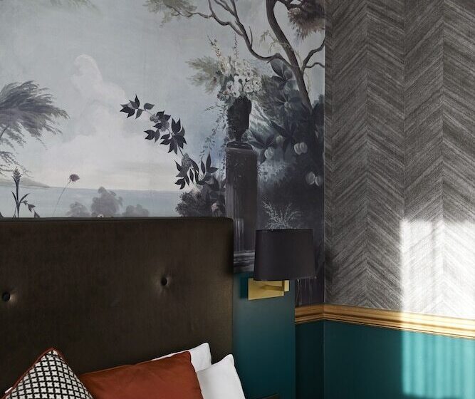 豪华房间, The Portico