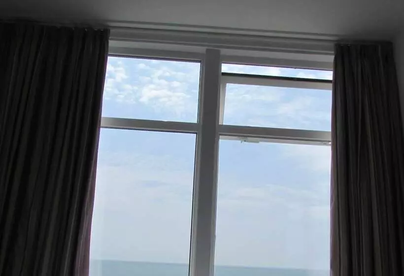 اتاق خانوادگی با چشم‌انداز دریا, Ocean Beach Hotel & Spa   Oceana Collection