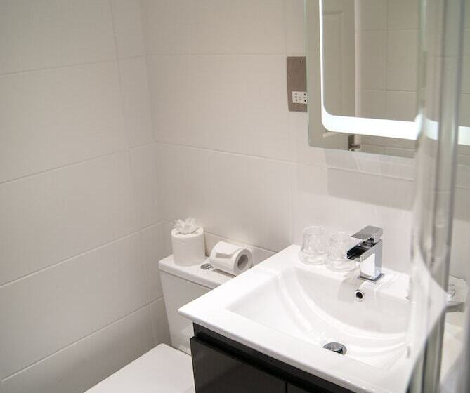 غرفة قياسية مطلّة علي البحر, Ocean Beach Hotel & Spa   Oceana Collection