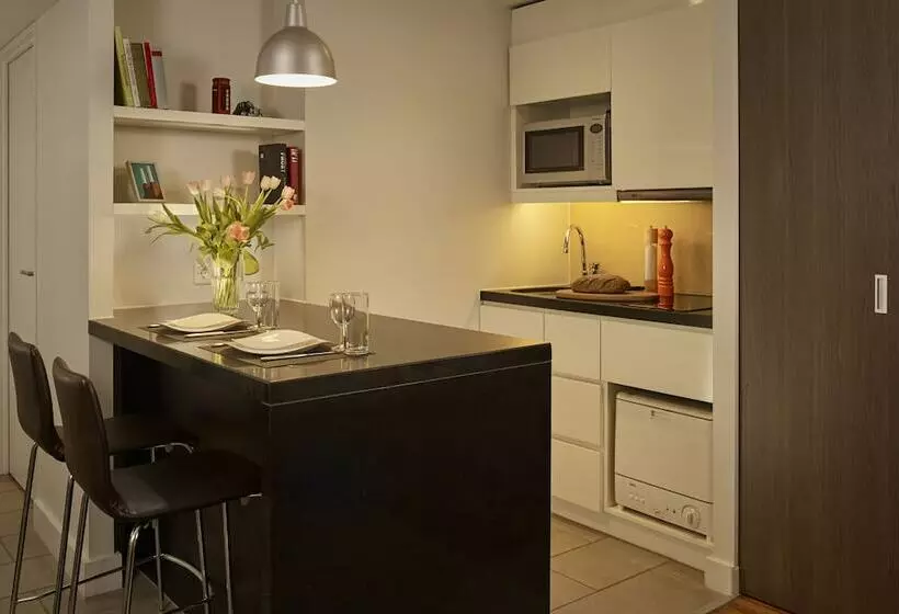 Standard-studio, Citadines Trafalgar Square