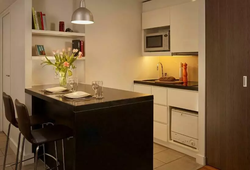 Standard-studio, Citadines Trafalgar Square