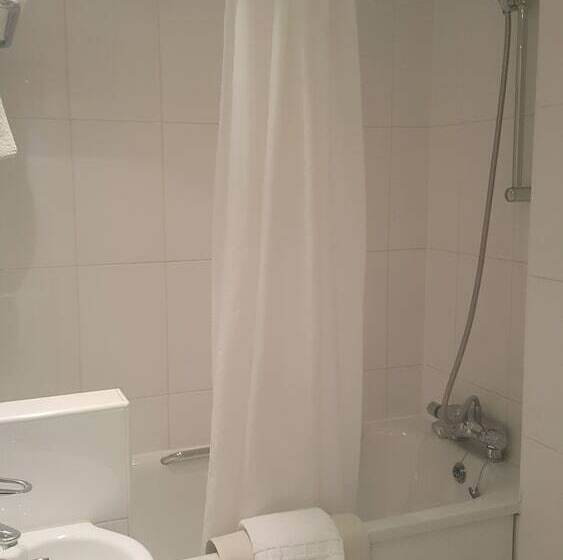 スタンダードシングルルーム, Corus  Hyde Park