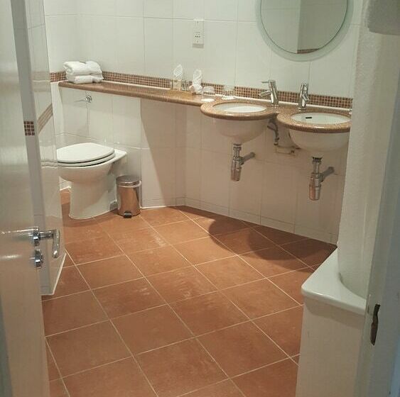 ファミリールーム, Corus  Hyde Park