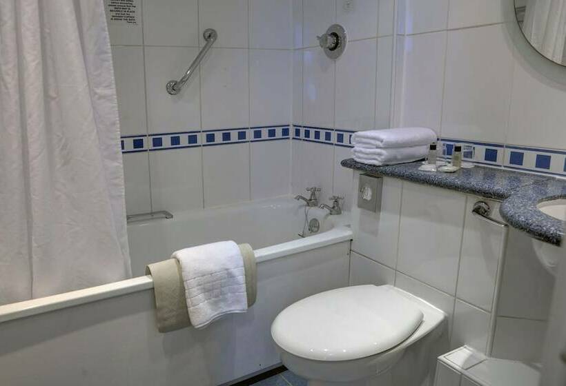 ファミリールーム, Corus  Hyde Park