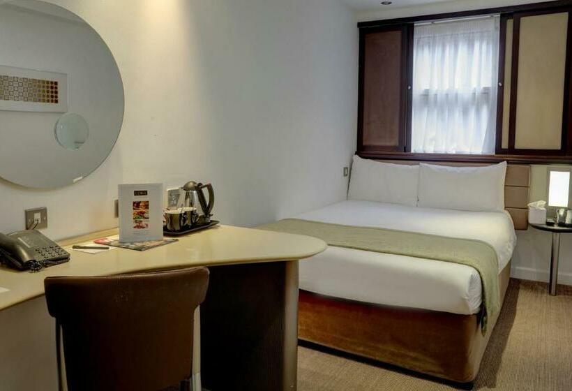 スタンダードルーム, Corus  Hyde Park