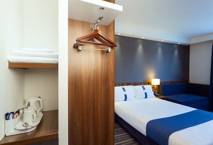Номер Стандарт, Holiday Inn Express Harlow, An Ihg