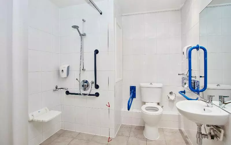 身障者適用スタンダードルーム, Holiday Inn Express London Victoria, An Ihg