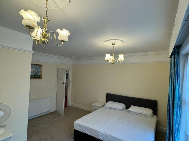 スタンダードトリプルルーム, Langford Hotel, Brighton & Hove