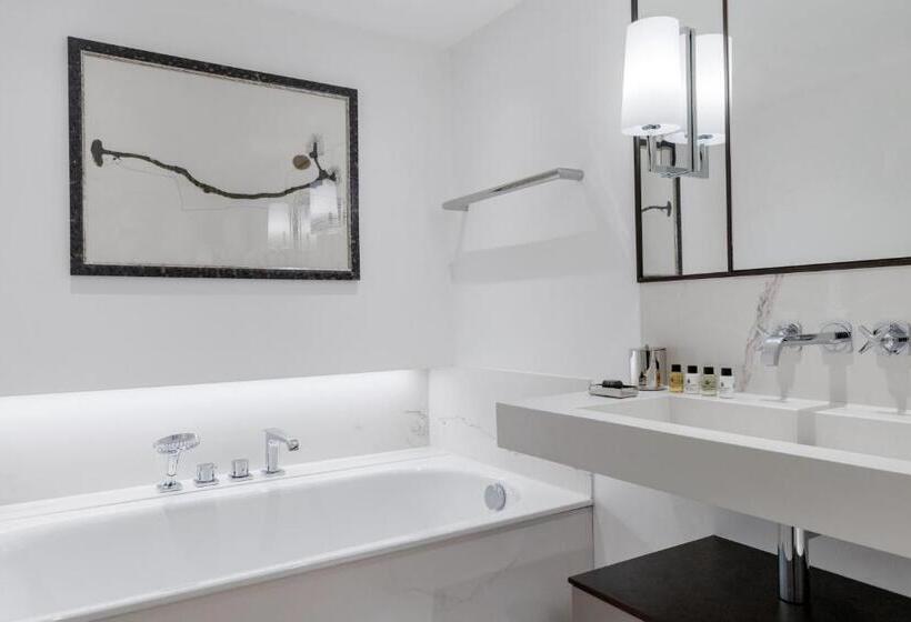 디럭스 룸, Old Bank