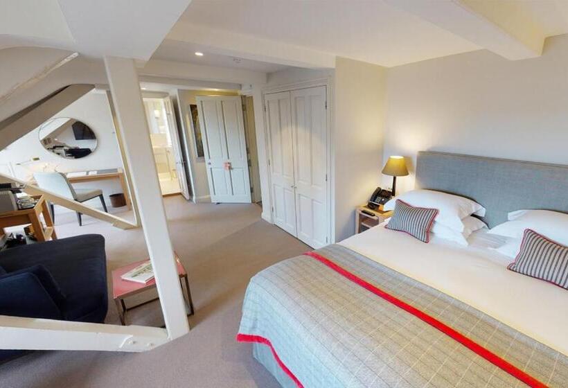 주니어 스위트, Old Bank