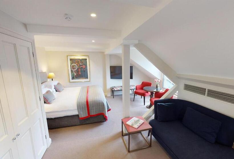 주니어 스위트, Old Bank