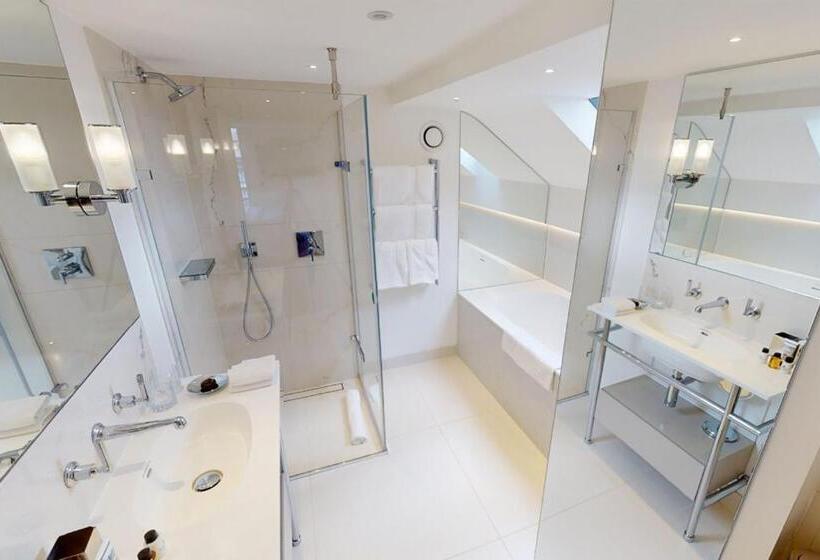 스탠다드 룸 킹사이즈 침대, Old Bank