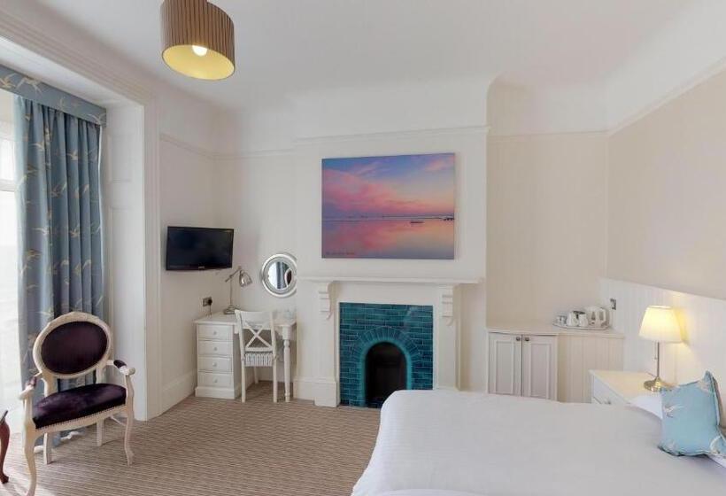 اتاق لوکس با چشمانداز دریا, Ommaroo