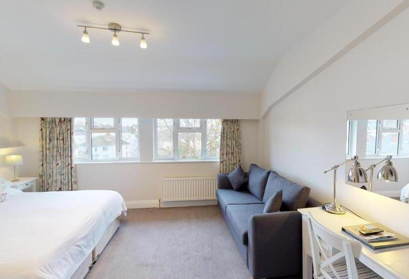 اتاق خانوادگی, Ommaroo