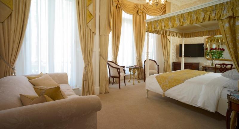 סוויטת ג'וניור, Park International