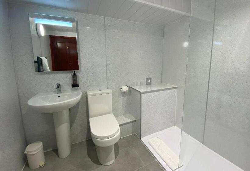 スーペリアファミリールーム, The Priory