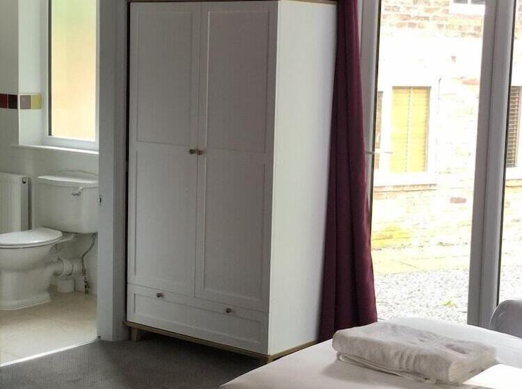 Трехместный Номер Классика, B+b York