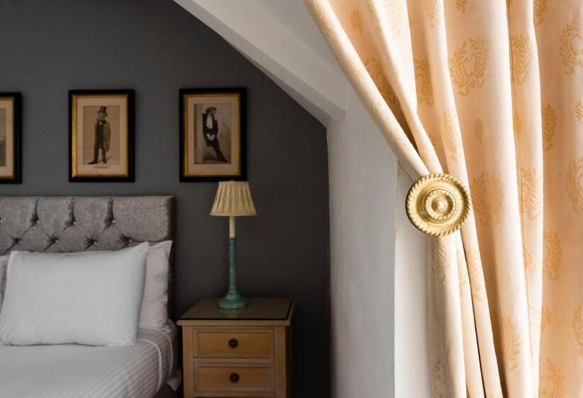 חדר אקונומי, The George Inn