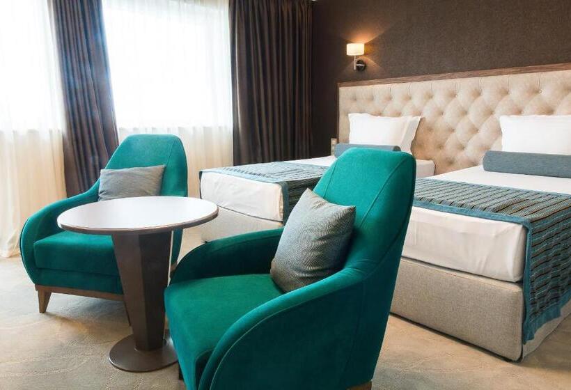 디럭스 룸, Cherno More