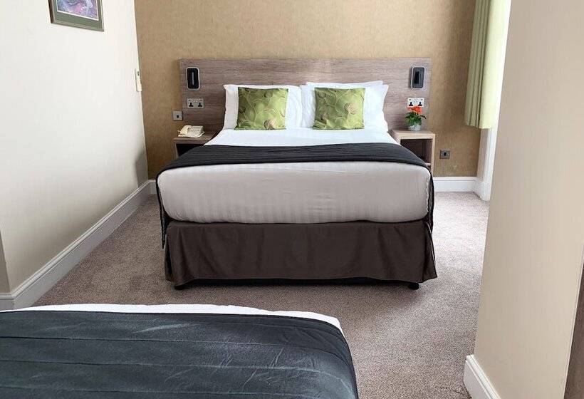 标准三人间, Kensington Gardens