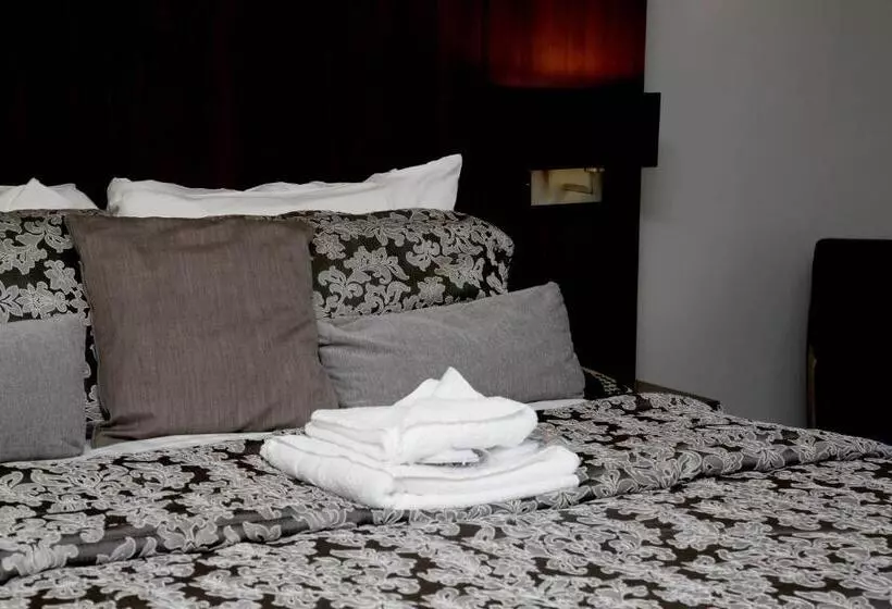 キングサイズベッドのスタンダードルーム, Quality Hotel Coventry