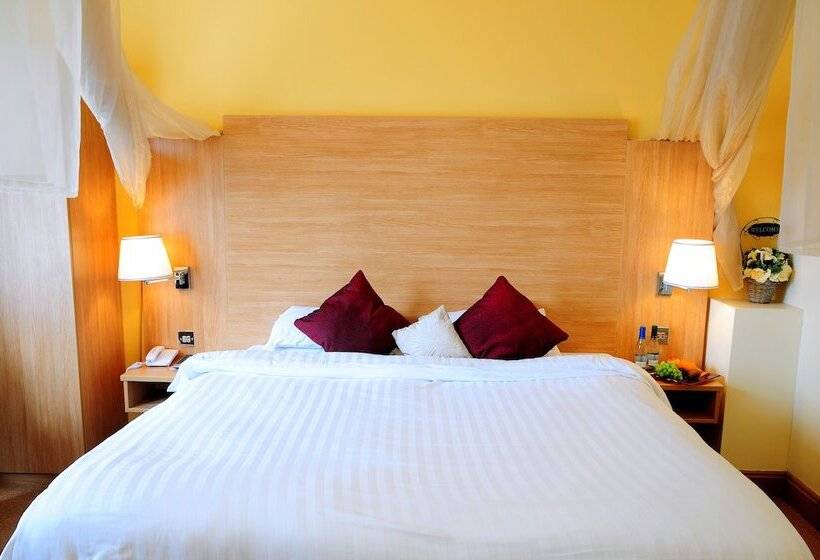 デラックスルーム, The Queensgate