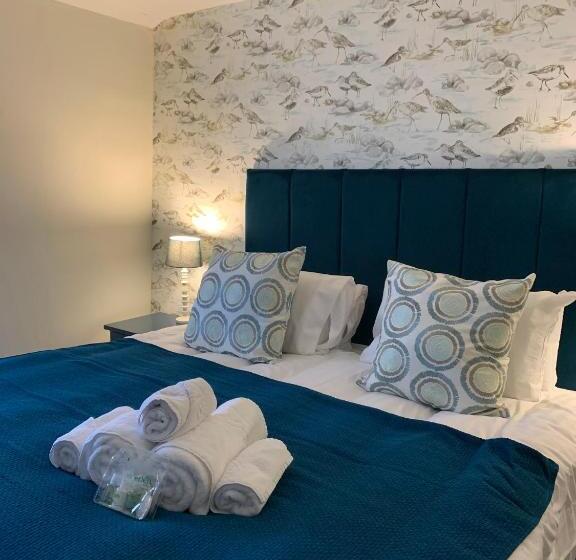 اتاق خانوادگی, Red Lion Inn