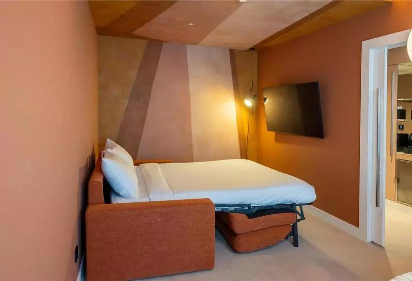 سوئیت جونیور با تخت بزرگ, The Doubletree By Hilton Stratford Upon Avon
