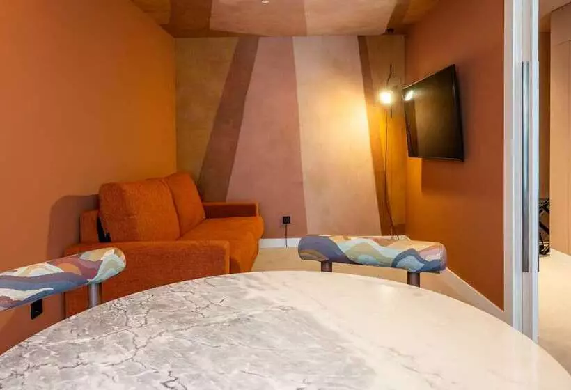 سوئیت جونیور با تخت بزرگ, The Doubletree By Hilton Stratford Upon Avon