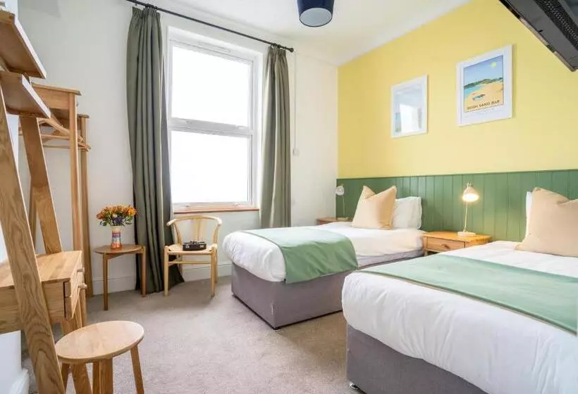 Camera Standard Vista Mare, Tregarthen S