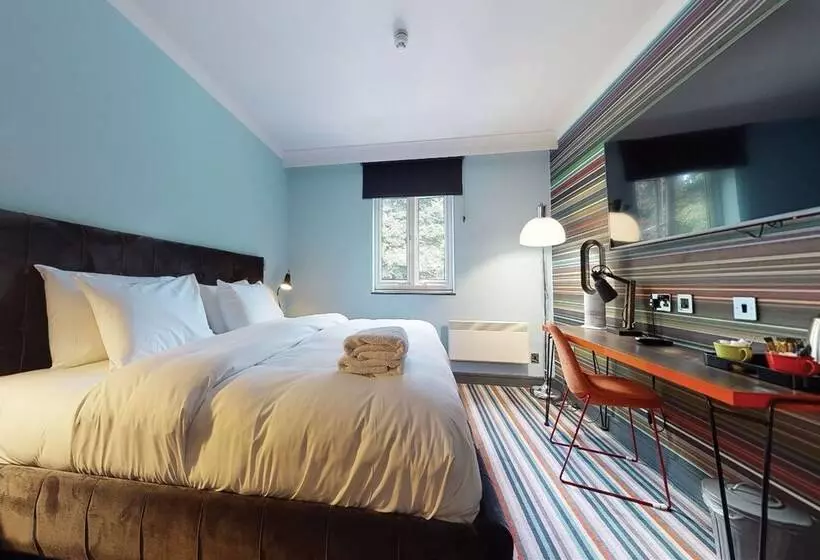 اتاق استاندارد, Village Hotel Leeds North