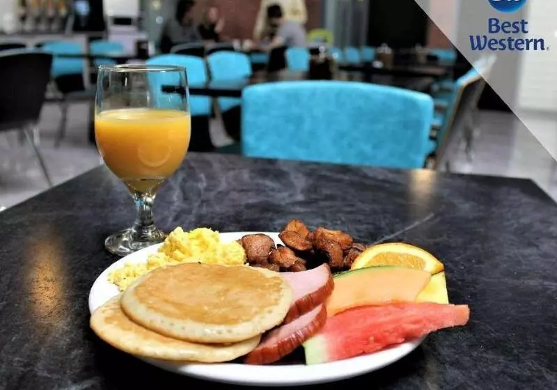 キングサイズベッドのスイートルーム, Best Western Laval Montreal & Conference Centre