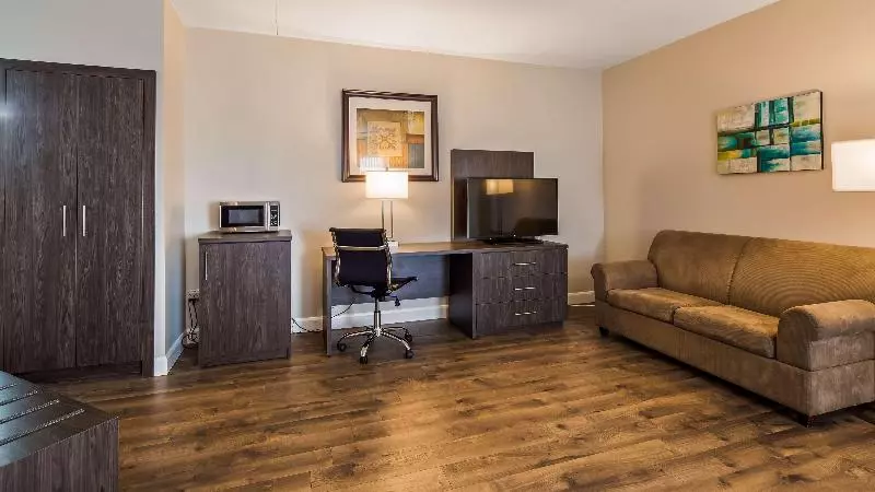 キングサイズベッドのスイートルーム, Best Western Laval Montreal & Conference Centre