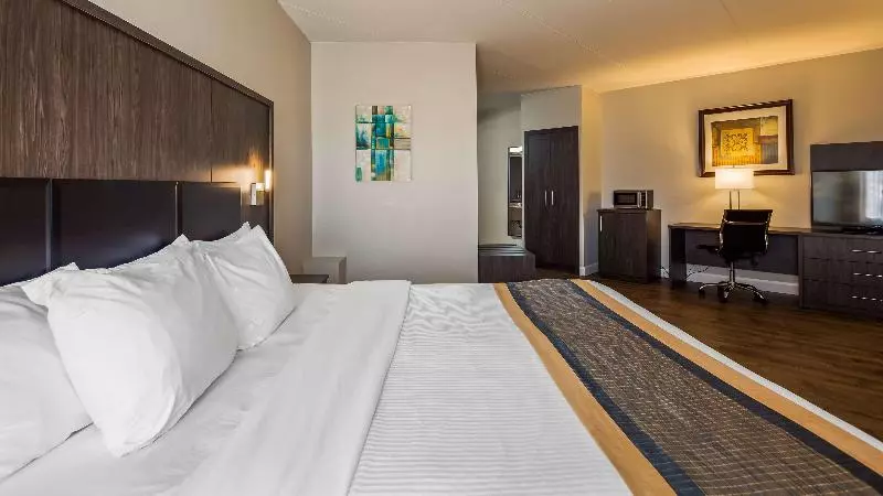 キングサイズベッドのスイートルーム, Best Western Laval Montreal & Conference Centre