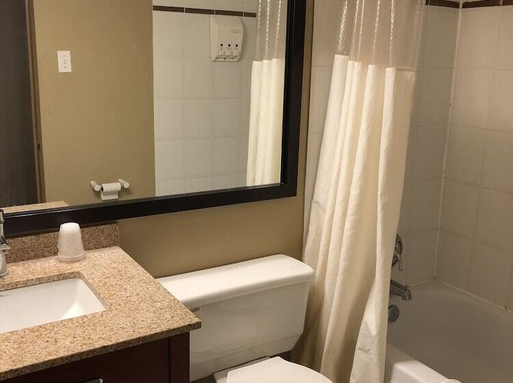 Номер Стандарт 2 Двуспальные Кровати, Days Inn By Wyndham Terrace