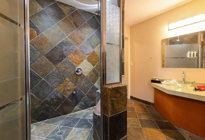 スイート, Northwinds Hotel Revelstoke