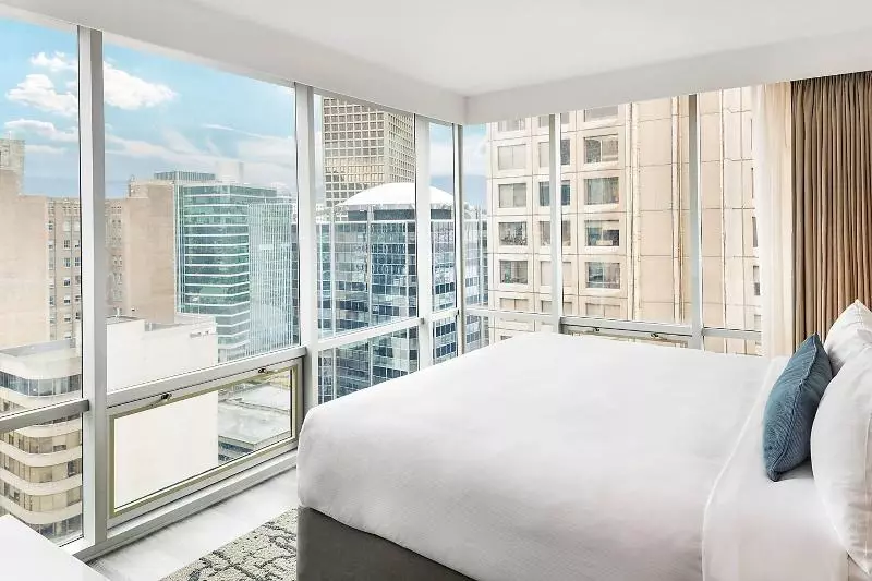 キングサイズベッドのスイートルーム, Delta Hotels By Marriott Vancouver Downtown Suites