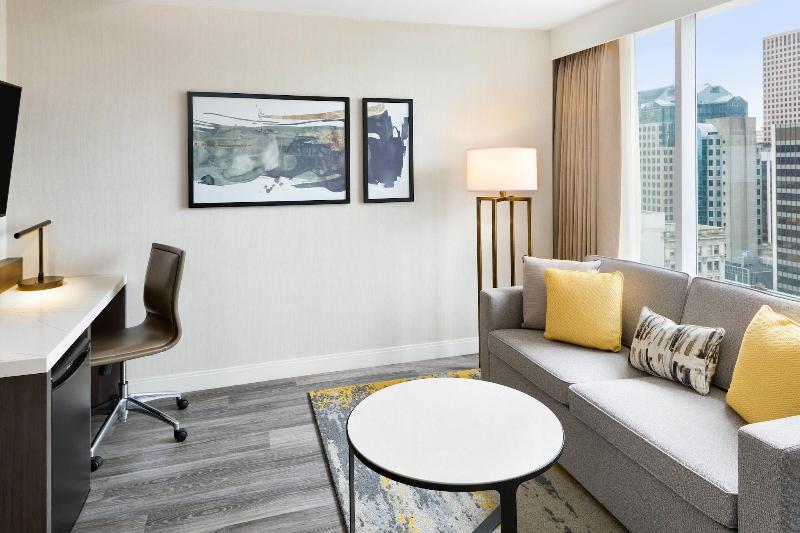 Люкс Кровать Кинг, Delta Hotels By Marriott Vancouver Downtown Suites