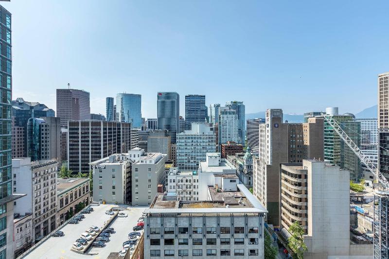 Люкс Кровать Кинг, Delta Hotels By Marriott Vancouver Downtown Suites
