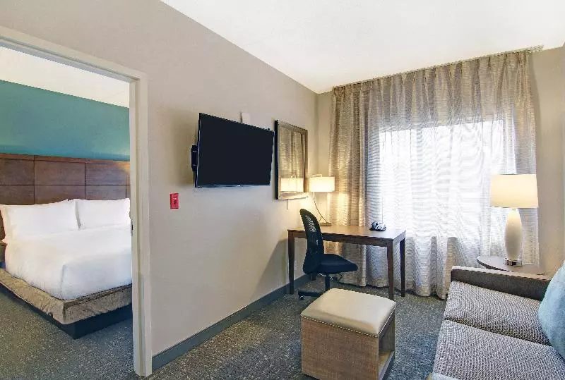 キングサイズベッドのスイートルーム, Staybridge Suites Toronto Vaughan South By Ihg