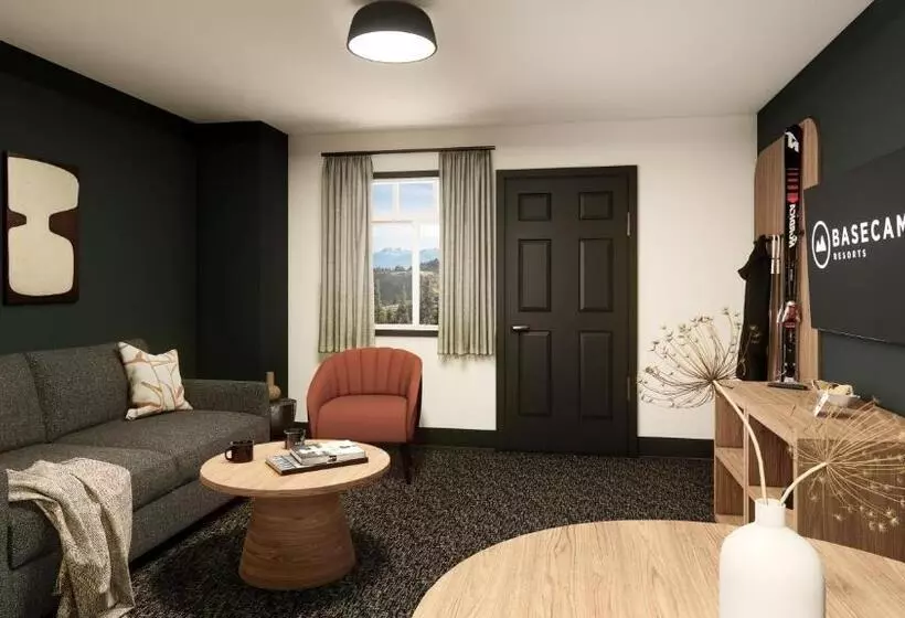 Suite Queen Bed, Northwinds Hotel Revelstoke