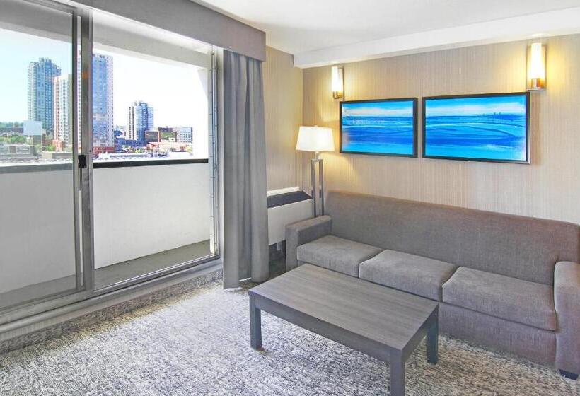 キングサイズベッドのスタンダードルーム, Holiday Inn Express And Suites Calgary, An Ihg
