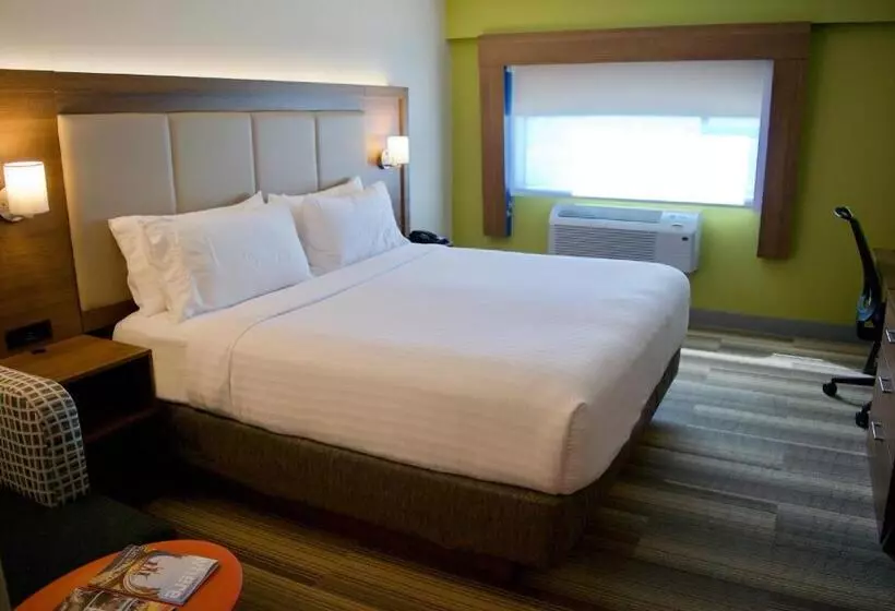 身障者適用スタンダードルーム, Holiday Inn Express Vancouver Airport Richmond, An Ihg